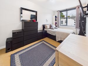 DOUBLE BEDROOM- click for photo gallery